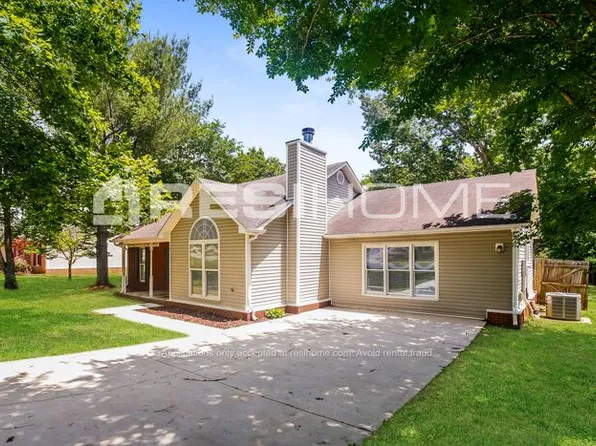 227 Falcon Ridge Dr, Huntsville, AL 35811