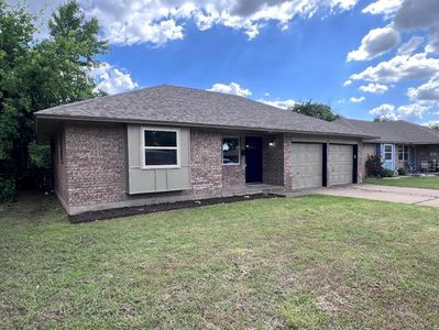 748 SW 2nd St, Moore, OK, 73160