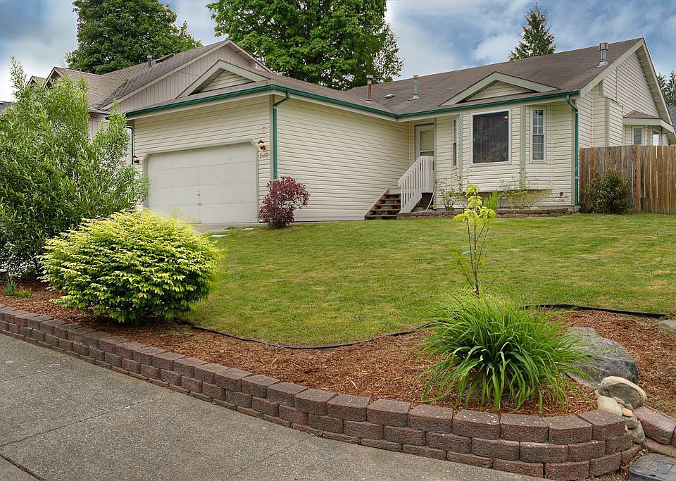 1st image of 2417 107th Dr NE