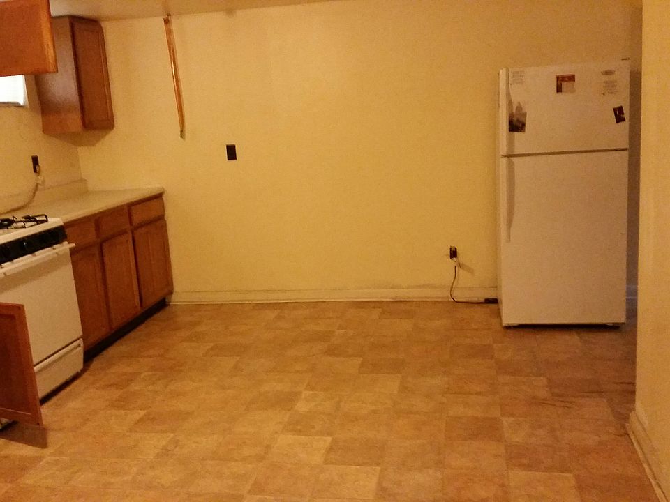 2nd image of 2123 Grand Ave #2