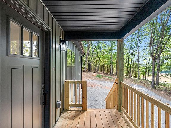 2nd image of 1928 Riddle Rd