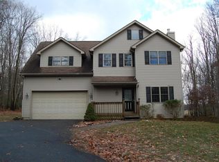 301 Owl Hollow Dr, Saylorsburg, PA 18353