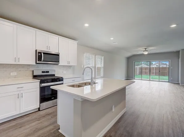 2208 Dunbar Dr, Sherman, TX 75092