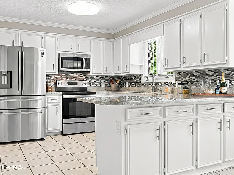1707 Paramore Dr — Photo 3