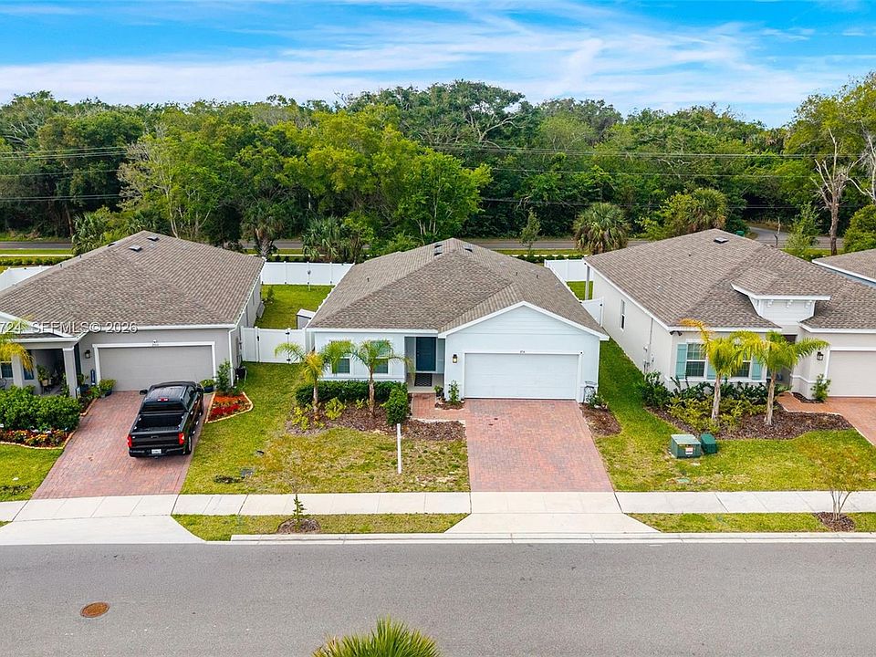 1st image of 2854 Landing Dr