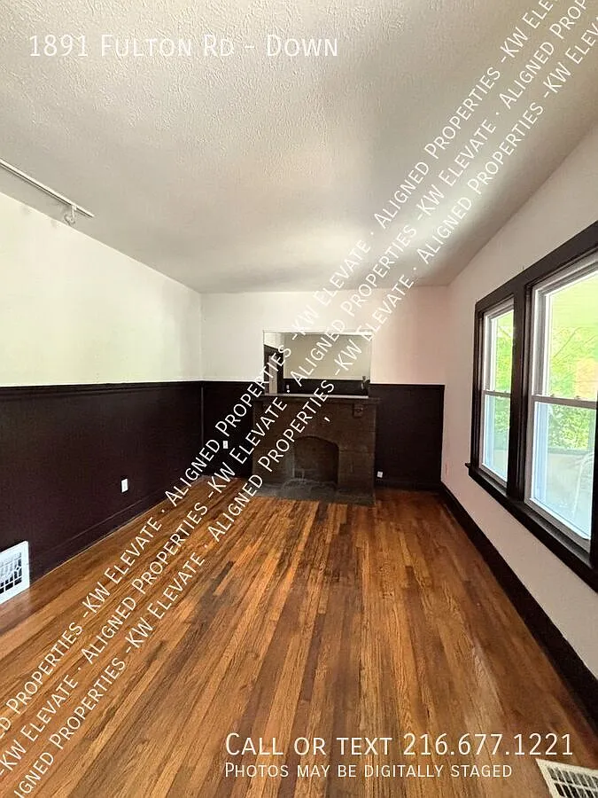 Cleveland Charming Downstairs 2 Bedroom with Central AC! — Photo 3
