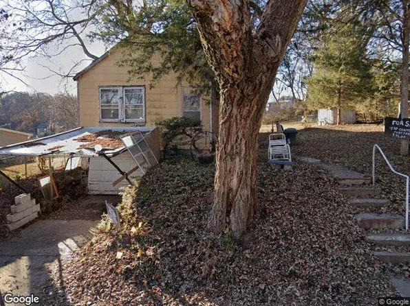 8725 E Roberts St, Independence, MO 64053