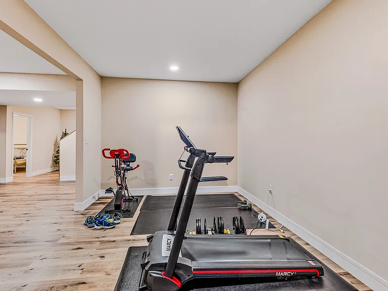 725 Greystone Ct — Photo 48