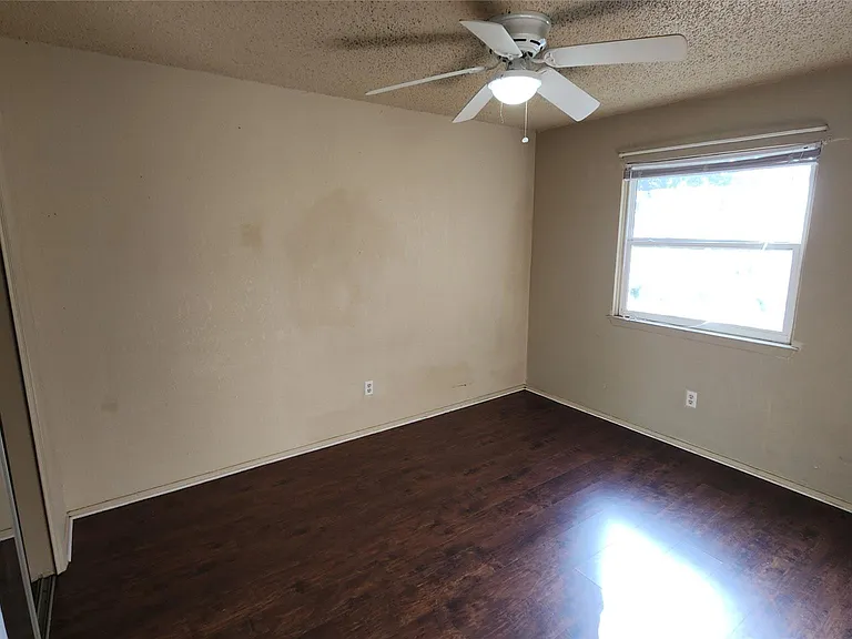 208 N Vandeveer St #4 — Photo 10