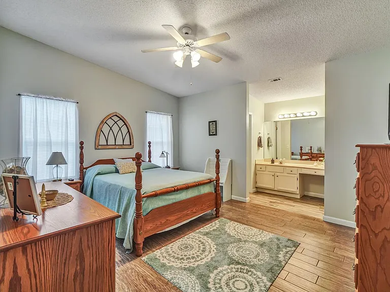 1696 Valparaiso Blvd — Photo 18