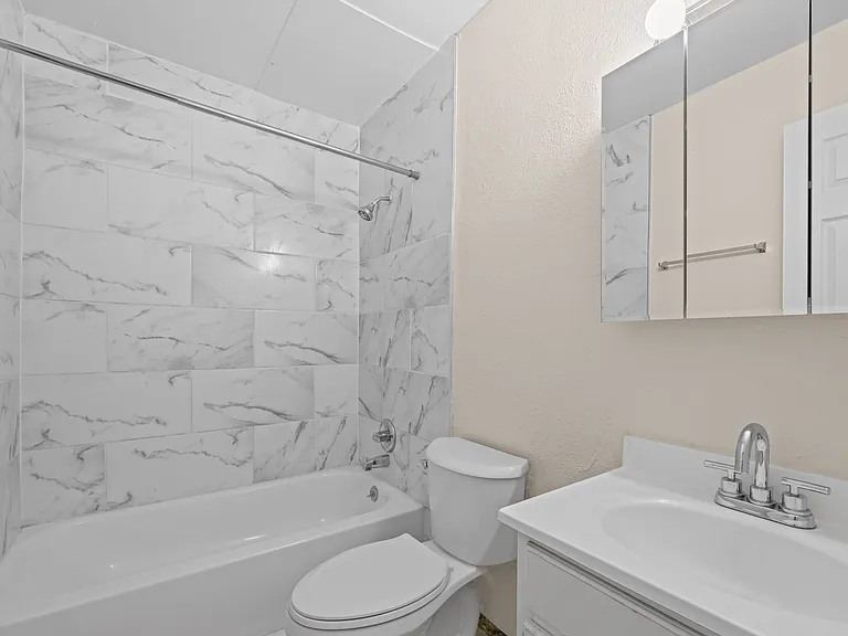 2812 W 66th Pl — Photo 17