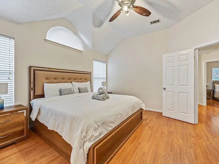 3904 Burnley Dr — Photo 13