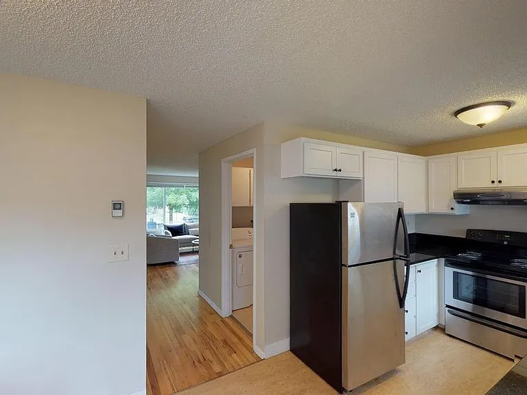3535 N Borthwick Ave — Photo 9