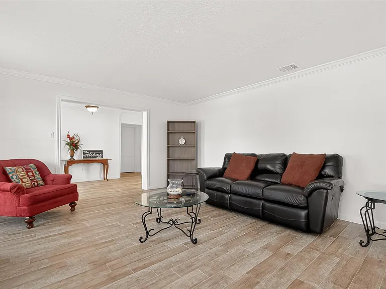 3815 Fernglade Dr — Photo 13