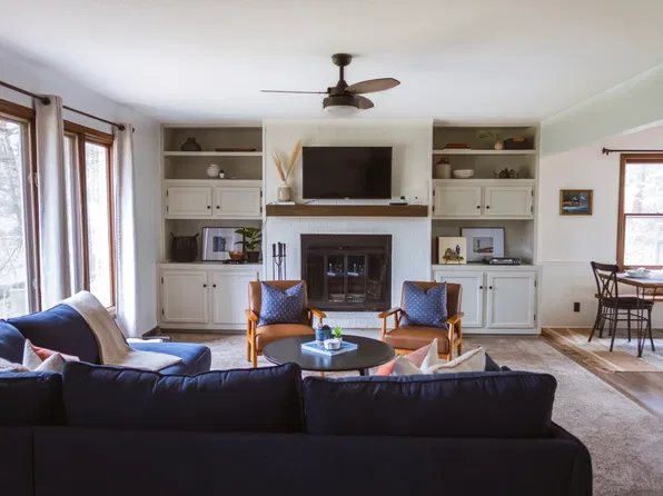 17143 Lakeview Ave, Holland, MI 49424