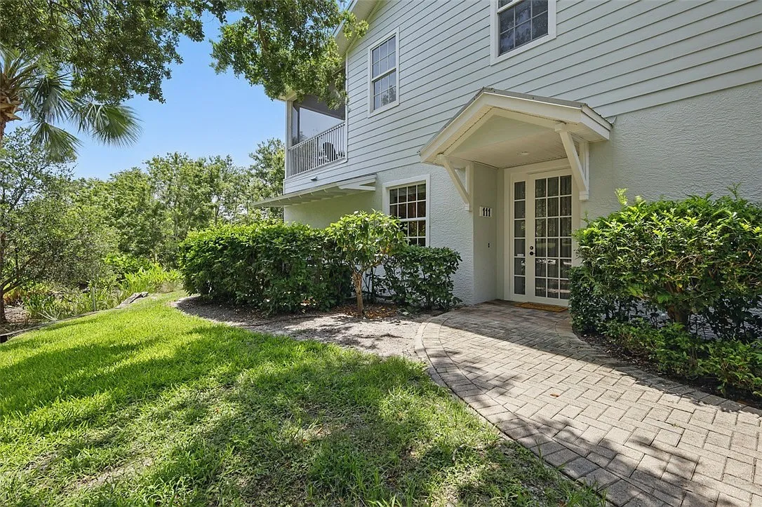 3 bed, 1811 sqft, $3,500 — Photo 2