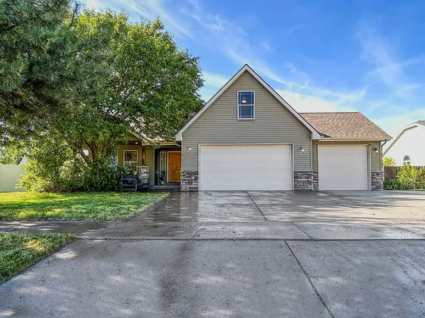 2729 W Porthill Ct, Hayden Lake, ID 83835
