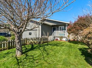 1015 Oakwood Ct, McKinleyville, CA 95519