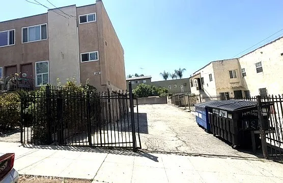 144 E Avenue 33 #3 — Photo 15