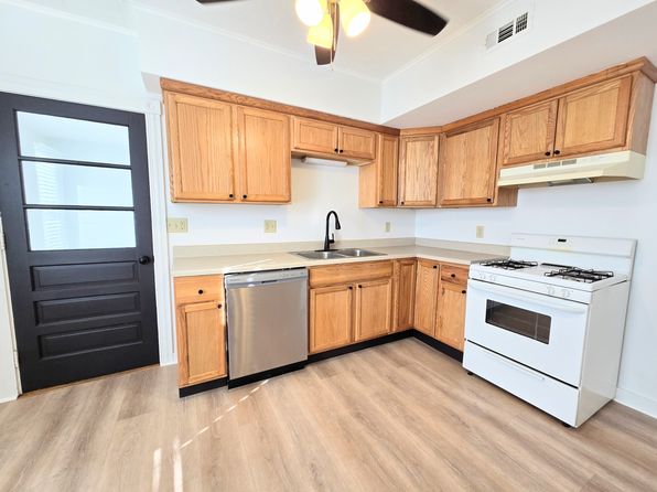 232 Scott Ave
