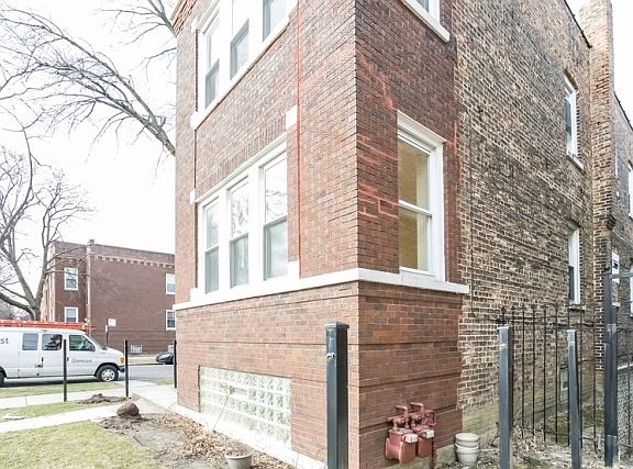 5th image of 1800 N Linder Ave