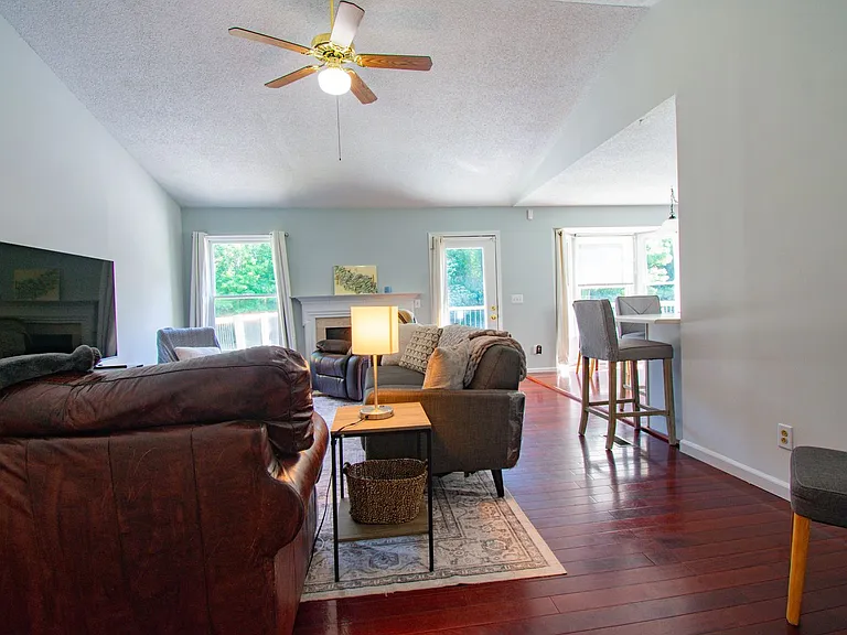 20 N Hillside Dr — Photo 4