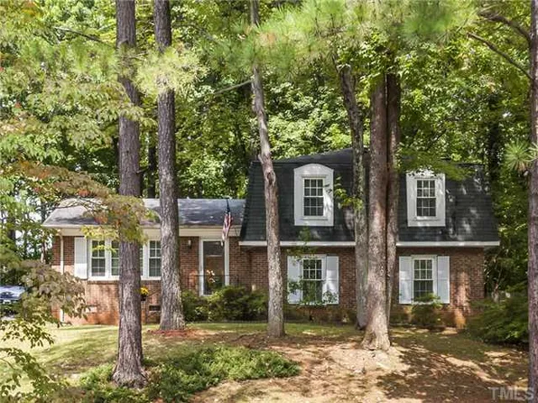 946 Ivy Ln, Cary, NC 27511