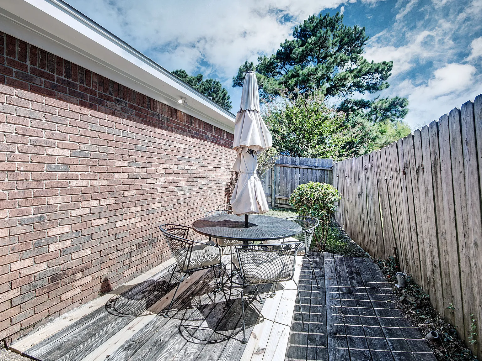 3 bed, 1250 sqft, $5,100 — Photo 4