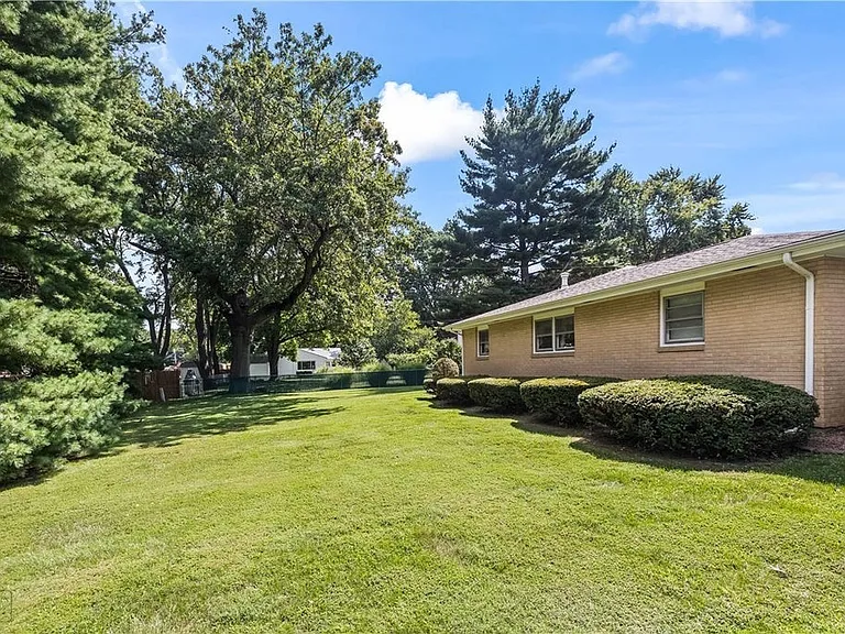 28 Mahnke Rd — Photo 2