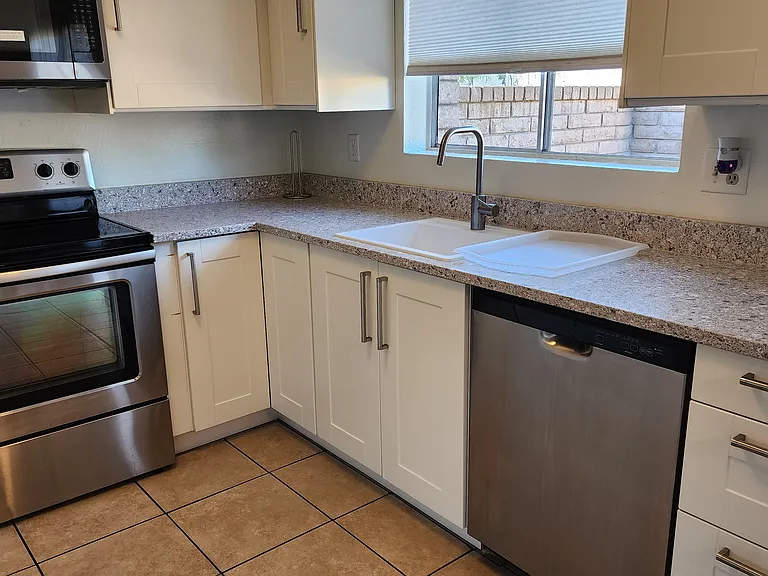 121 W Loma Vista Dr #101 — Photo 16