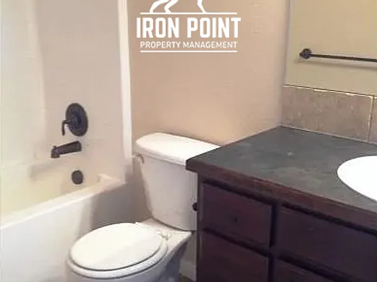1658 W Bayeux Dr — Photo 9