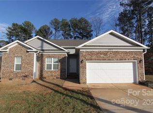 952 Miles Rd, Dallas, NC 28034