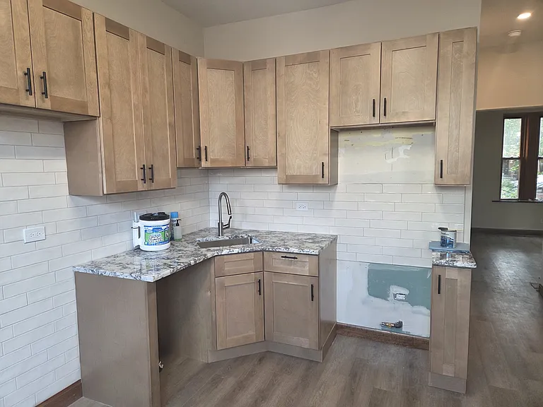 2338 W Iowa St #1R — Photo 4