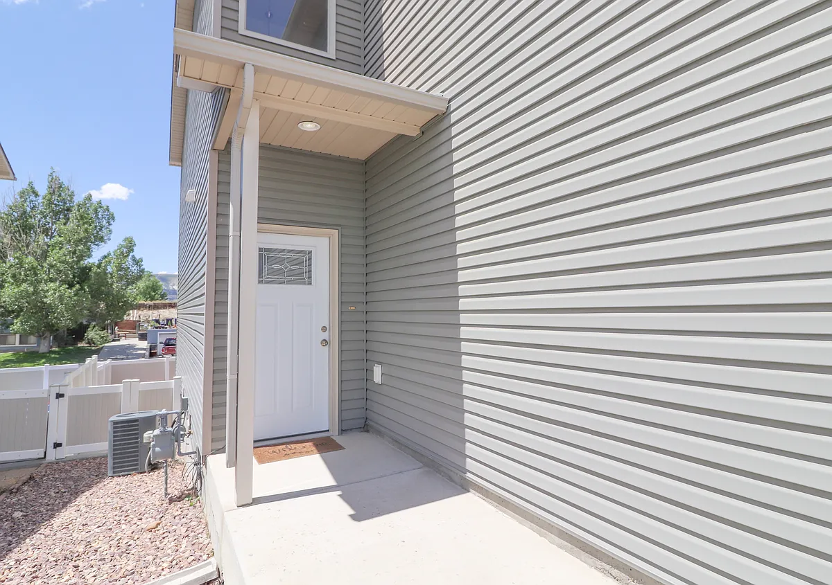 Building Photo - 808 Blue Sage Way