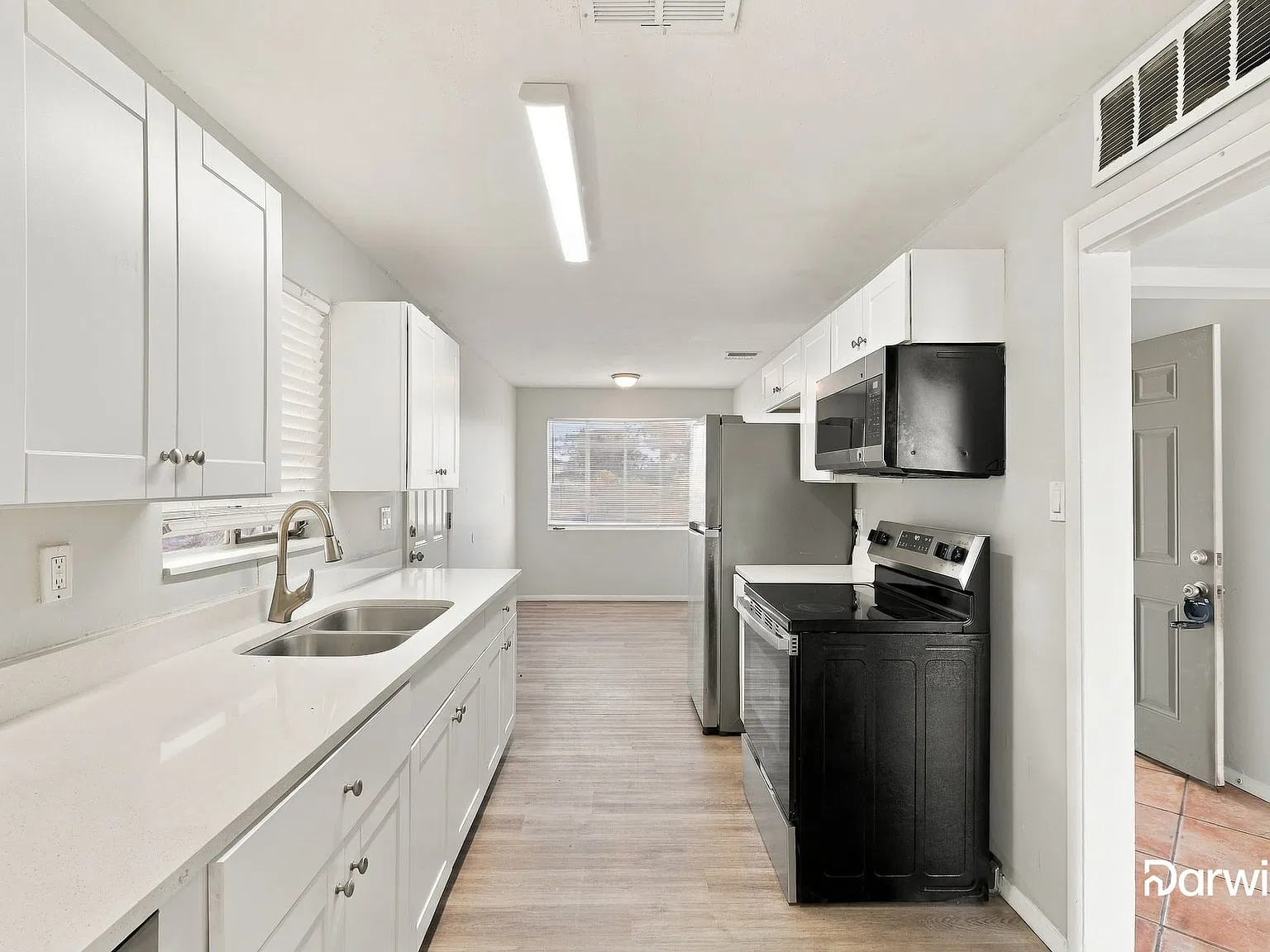 3 bed, 2.0 bath, 1447 sqft, $1,865 — Photo 3