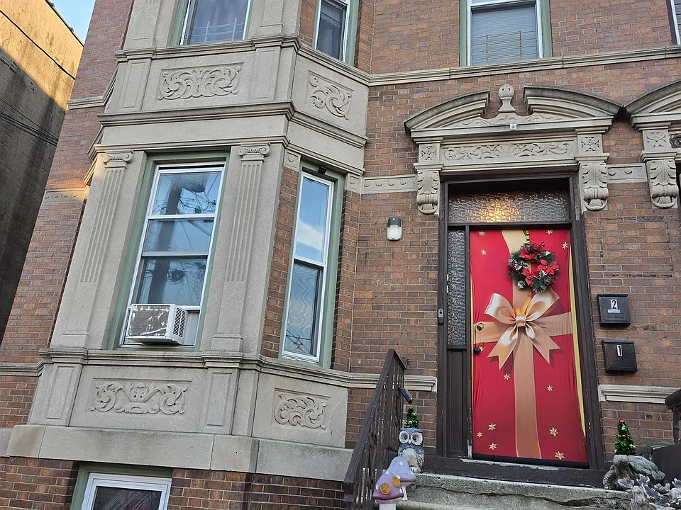 239 Fulton Ave #1