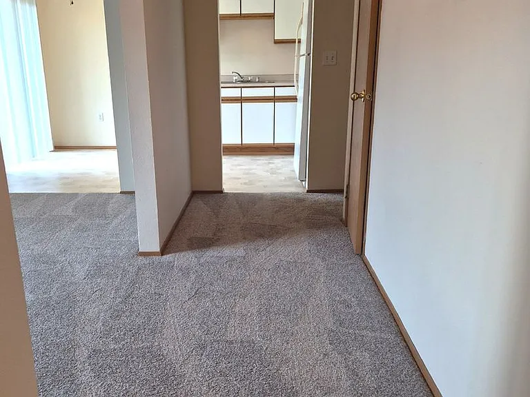 9006 Main St E — Photo 14