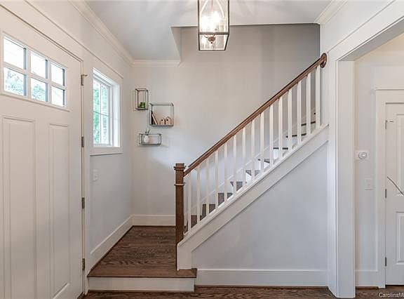 3rd image of 1626 Arnold Dr