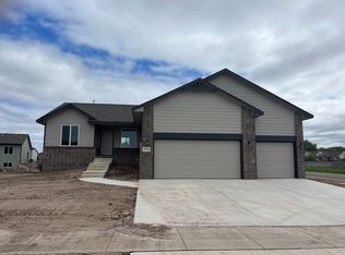 2326 S Hickory Creek St, Wichita, KS 67235