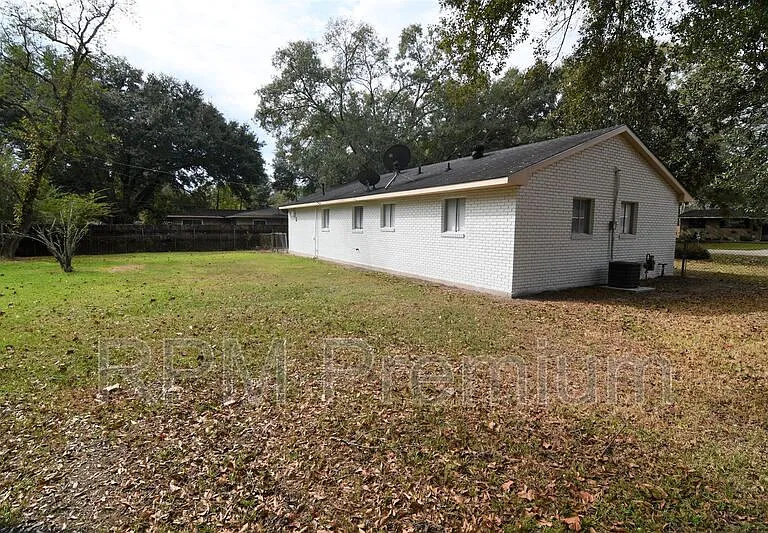2424 Toledo St — Photo 23