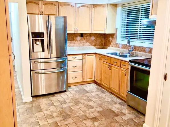 146 Langarth St W, London, ON N6J 1P6