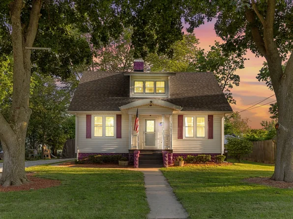 310 E Washington St, Ashkum, IL 60911