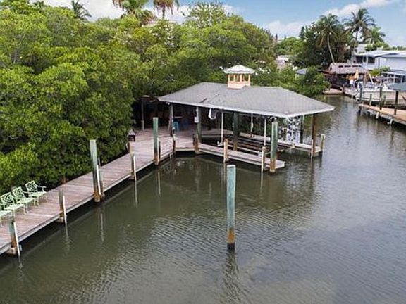 5th image of 849 Lagoon St
