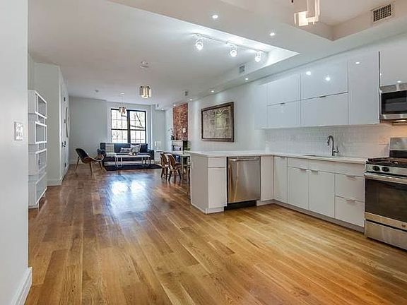 5th image of 215 Lewis Ave #11G