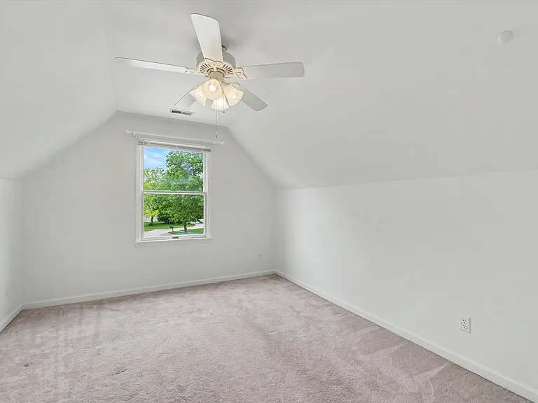 2401 Peppertree Pl — Photo 26