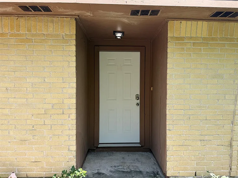 9911 Cardinal St — Photo 2