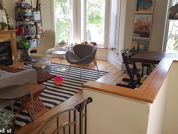 3rd image of 1935 N Wood St #1826