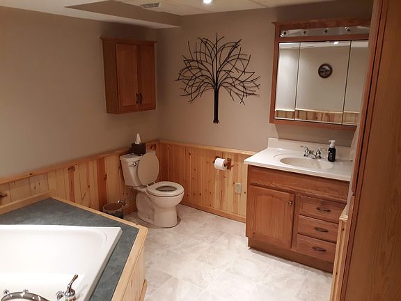 Downstairs bathroom and whirlpool