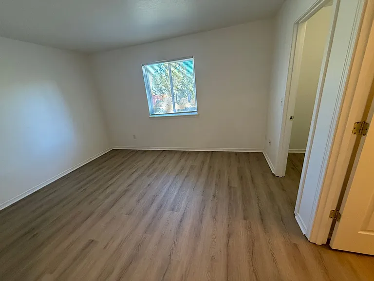 2358 NE Mary Rose Pl — Photo 11