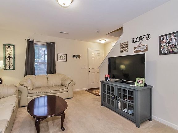 4th image of 1901 Newcomb Dr